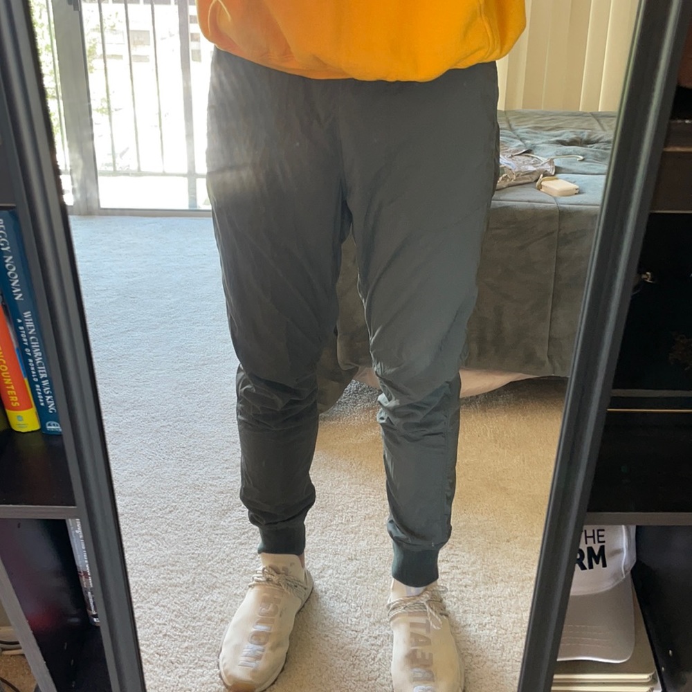Relwen Insulated Joggers size Medium